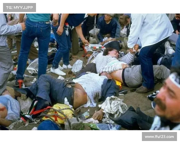 从海瑟尔惨案透视英格兰足球文化演变与安全治理历史关联深层机制